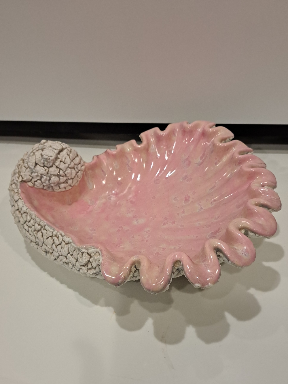 Large Ceramic Conch Shell Bowl. Gloss Pink Textured White. 4#  12"x 14" X 5"